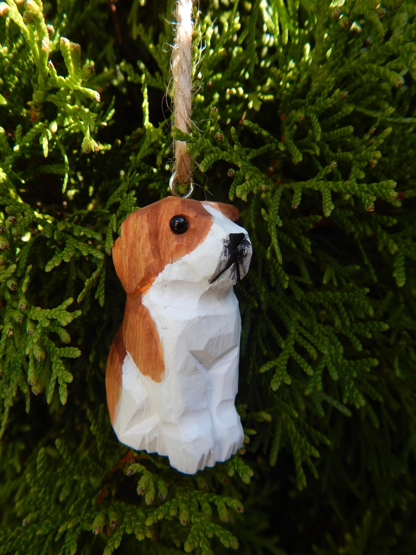 Hand-Carved Beagle Puppy Ornament: Miniature Wooden Dog Collectible Figurine