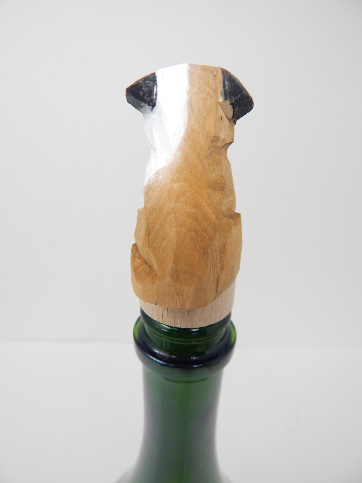 Hand-Carved Wooden Bulldog Wine Stopper – Rustic Bottle Plug